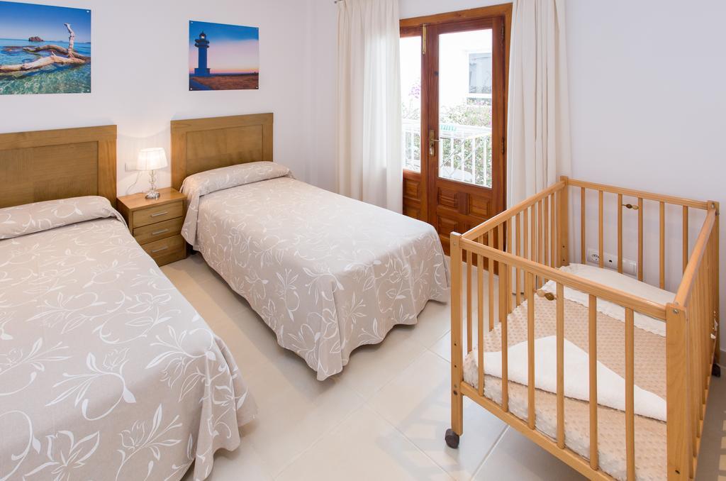 Apartamentos Sofia Эс-Кана Экстерьер фото